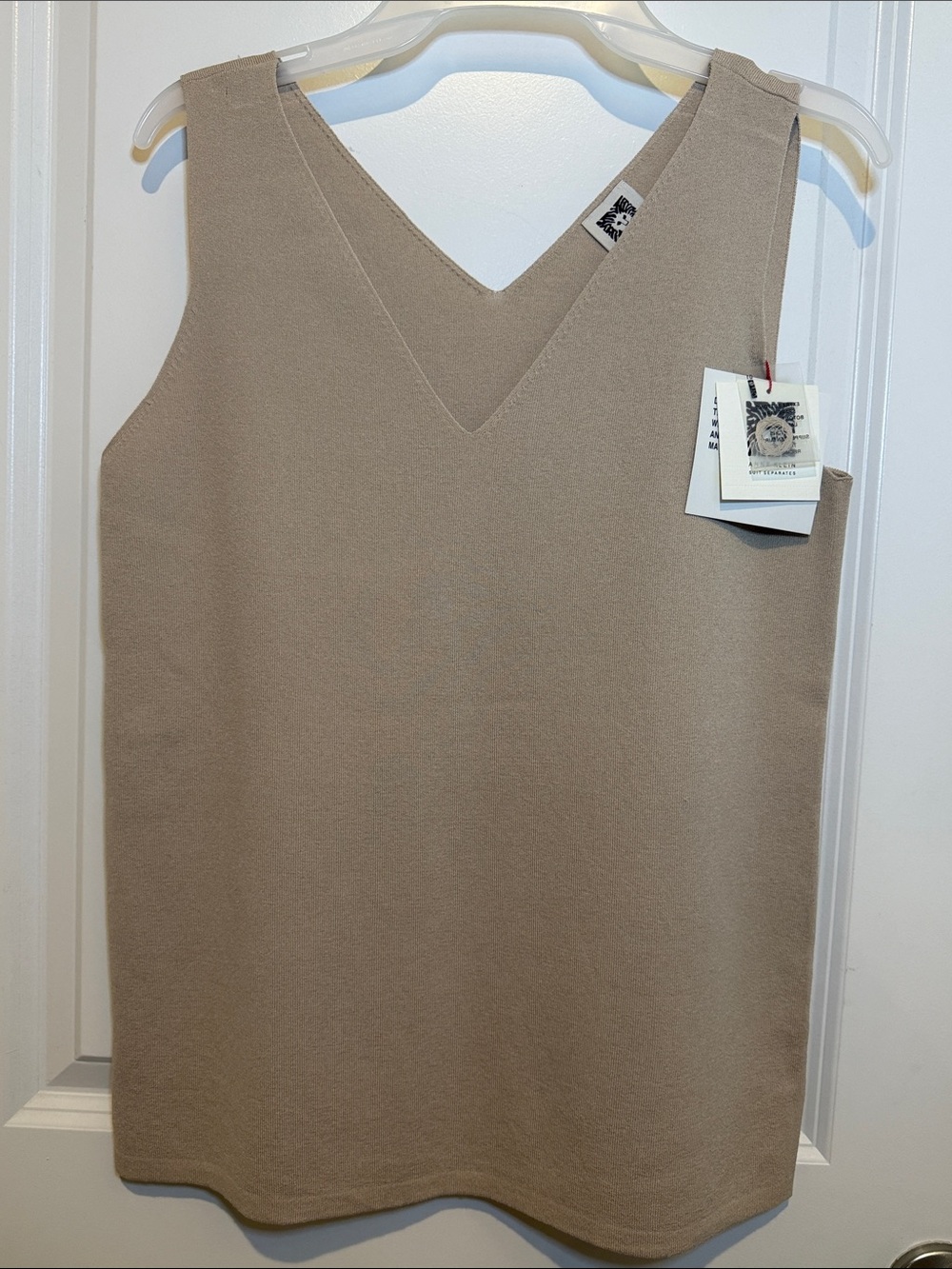 Anne Klein Oyster Shell Sleeveless V-Neck Knit Top
